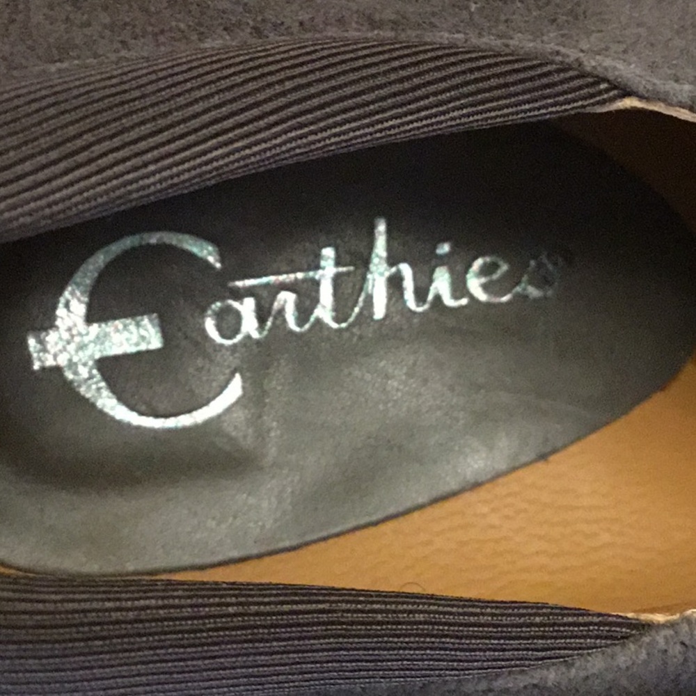 Woman’s Earthies wedge shoes. Size 9.5. Taupe suede. So elegant. - Picture 4 of 6